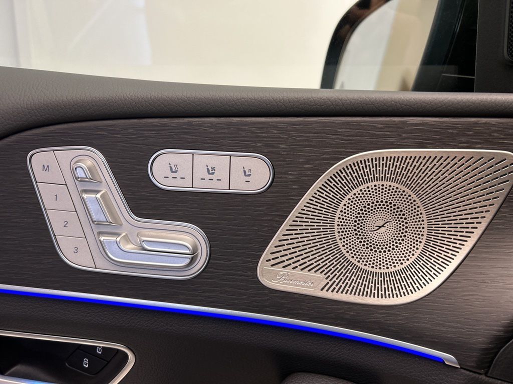 Thumbnail: 2026 Mercedes-Benz GLS - 23