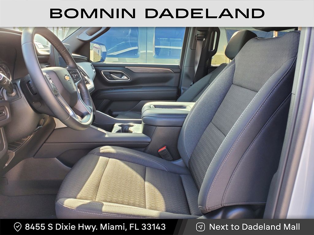2024 Chevrolet Suburban LS photo