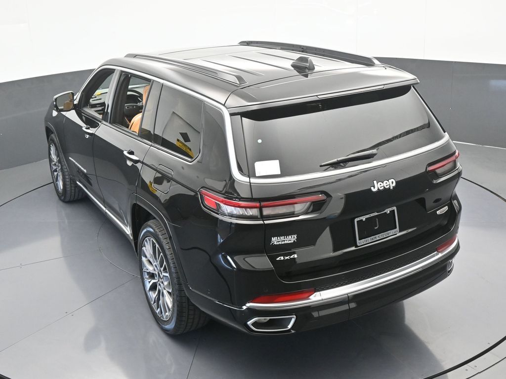 New 2025 Diamond Black Crystal Pearlcoat Jeep Summit image 60