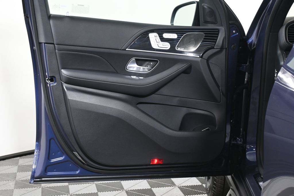 Thumbnail: 2026 Mercedes-Benz GLS - 24