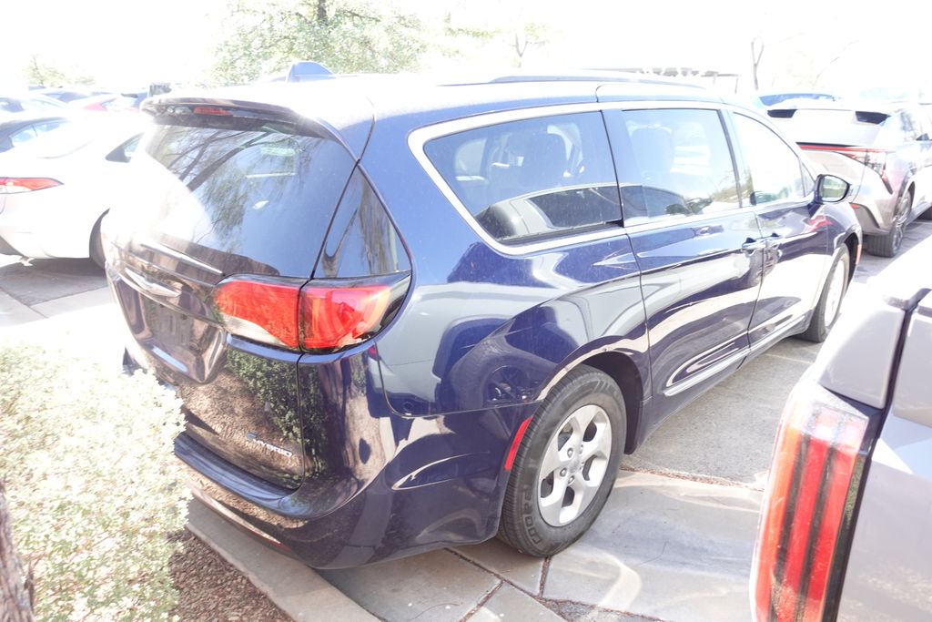 Used 2018 Chrysler Pacifica Hybrid Van