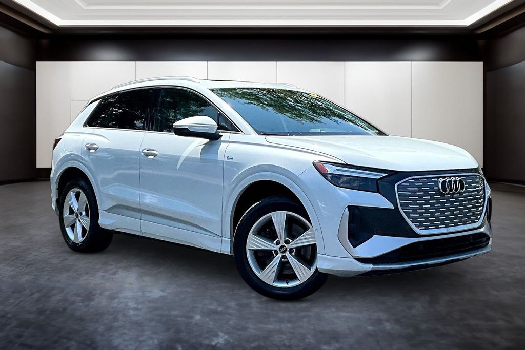 2024 Audi Q4 e-tron quattro Premium Plus 50