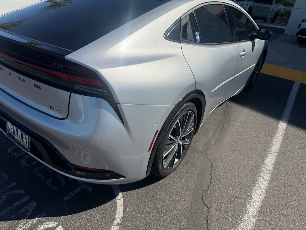 Thumbnail: 2024 Toyota Prius - 9