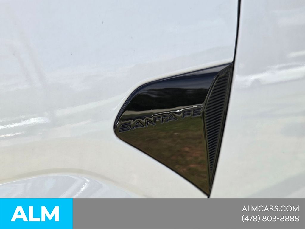 Used 2024 White Hyundai SEL image 3
