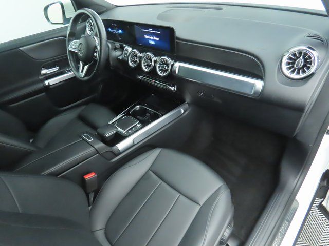 Thumbnail: 2022 Mercedes-Benz GLB - 17