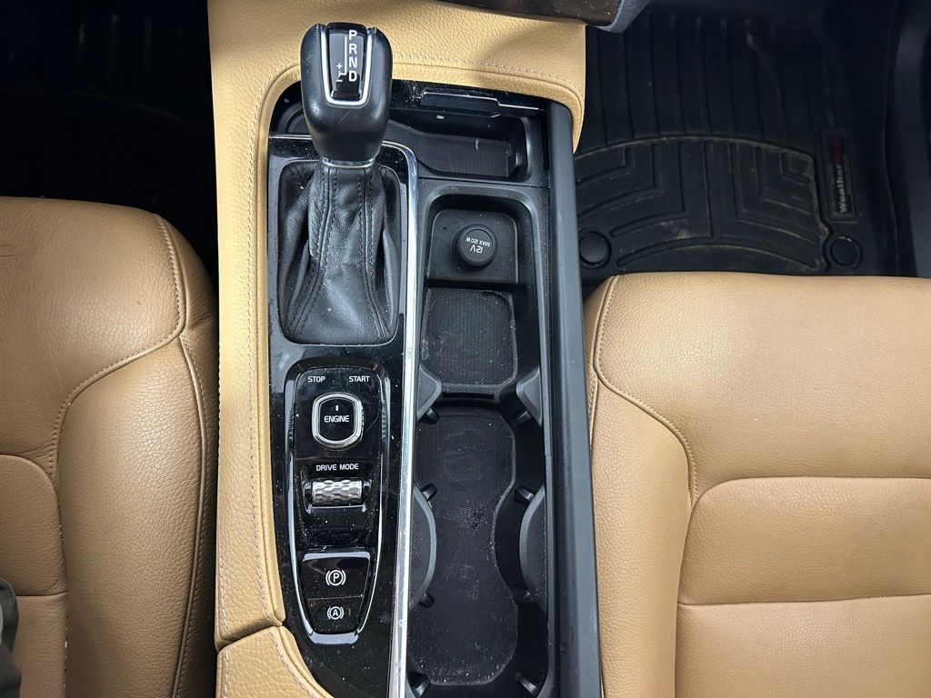 Thumbnail: 2016 Volvo XC90 - 19