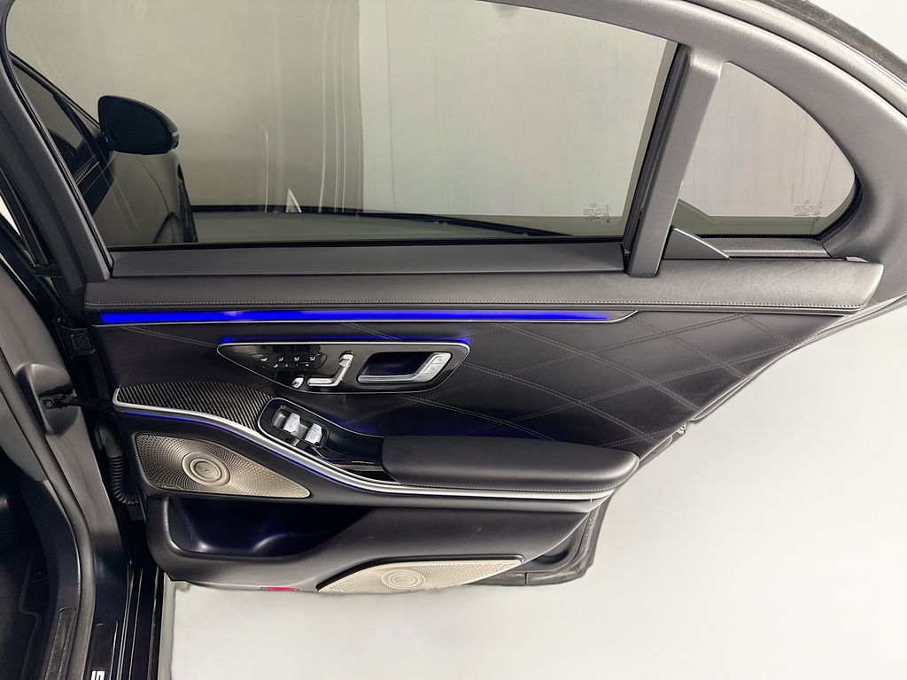 Thumbnail: 2024 Mercedes-Benz S-Class - 28