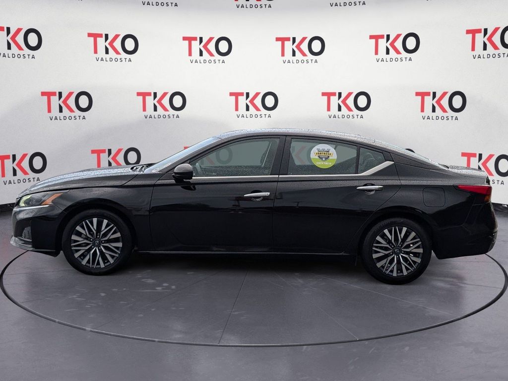 Used 2024 Nissan Altima Sedan
