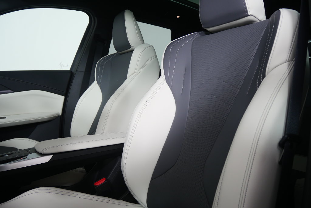 Thumbnail: 2026 BMW X1 - 10