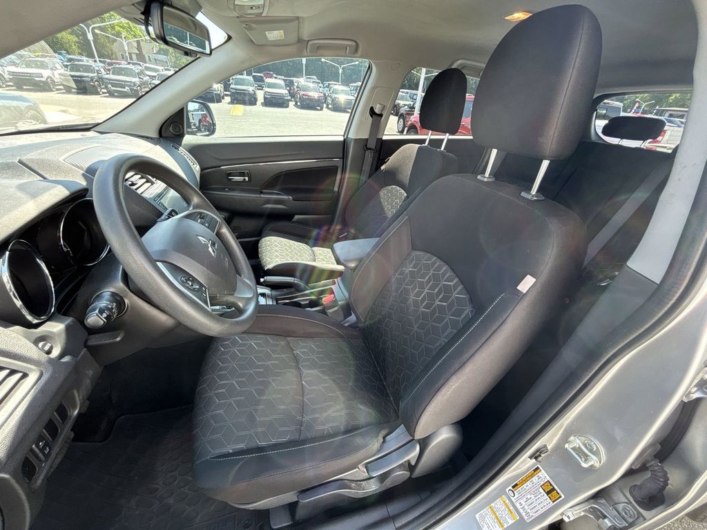 Used 2024 Silver Mitsubishi 2.0 ES image 13
