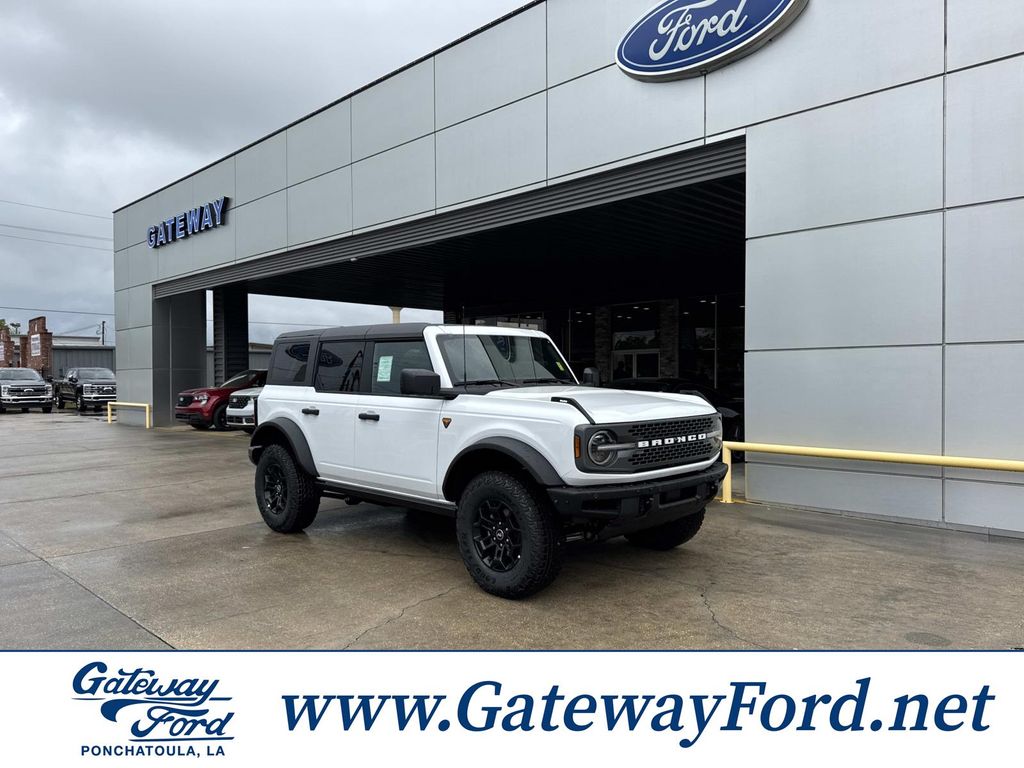 Oxford White 2026 Ford Bronco Badlands 4-Door 4WD SUV / Crossover Four-Wheel Drive Automatic