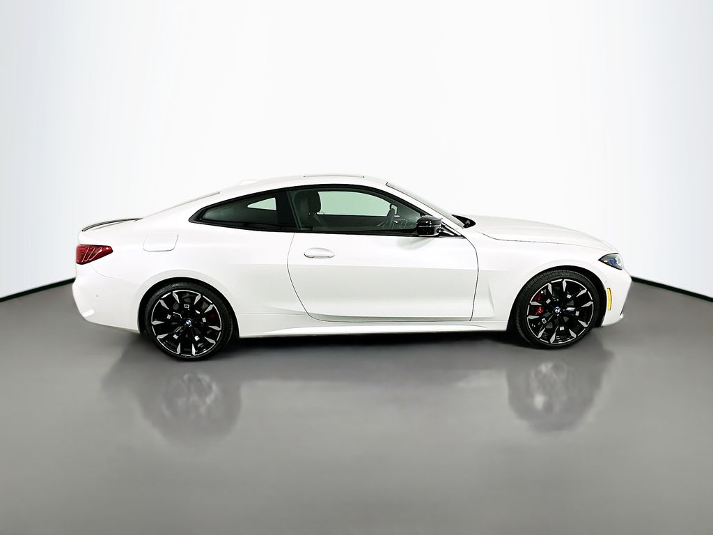 Thumbnail: 2025 BMW 4 Series - 4