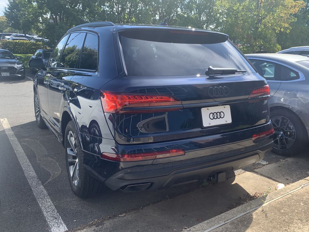 Thumbnail: 2026 Audi Q7 - 8
