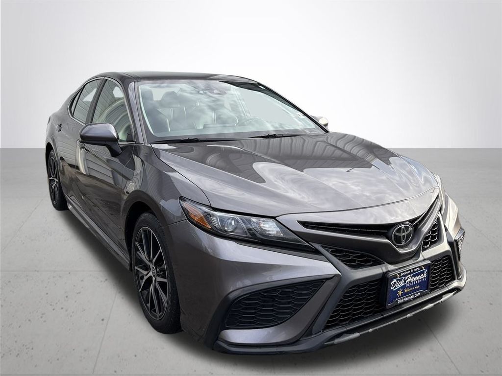 2021 Toyota Camry SE