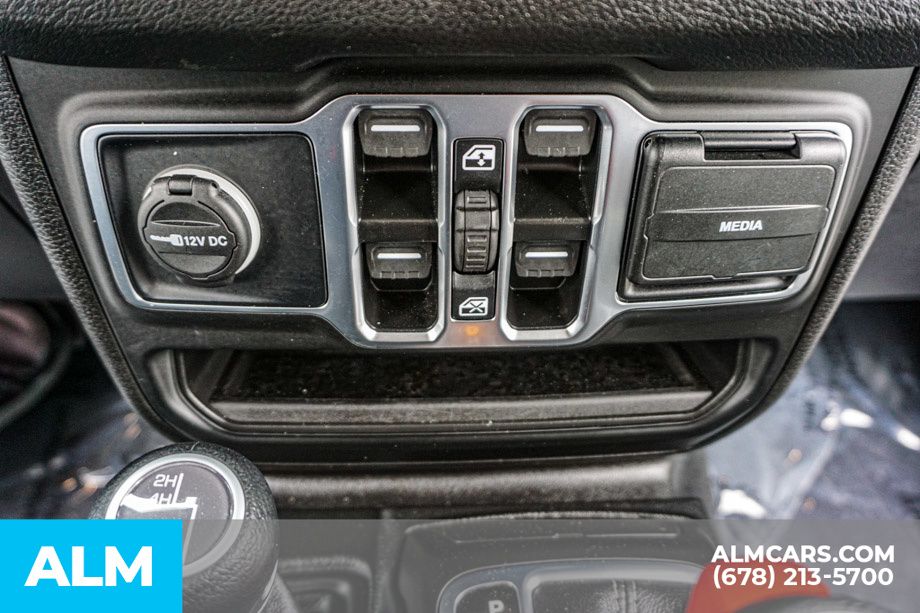 Used 2025 White Jeep Sport S image 44