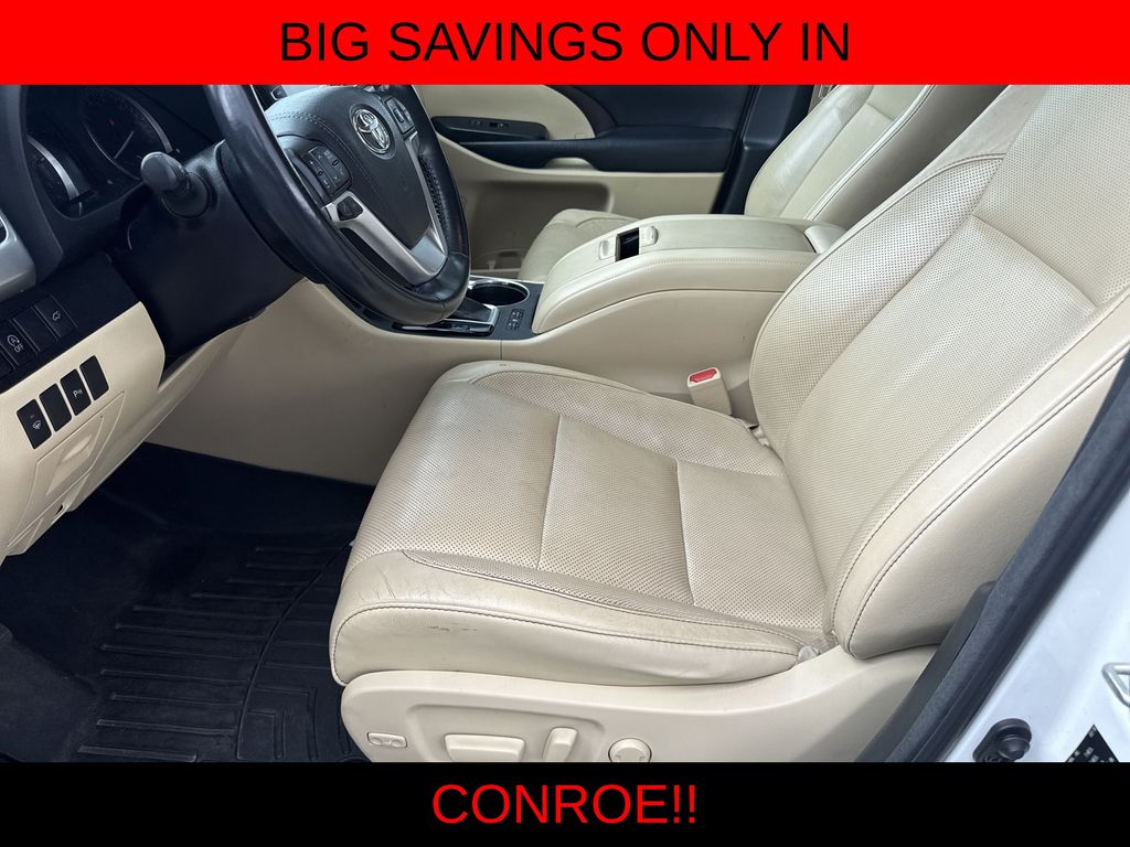 2018 Toyota Highlander Limited White at Community Kia