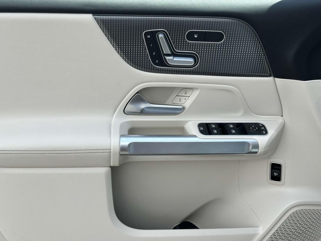 2021 Mercedes-Benz GLB 250 19