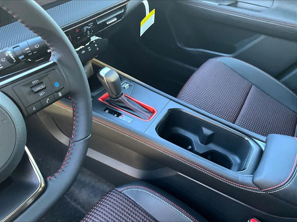 2025 Nissan Kicks — photo 13