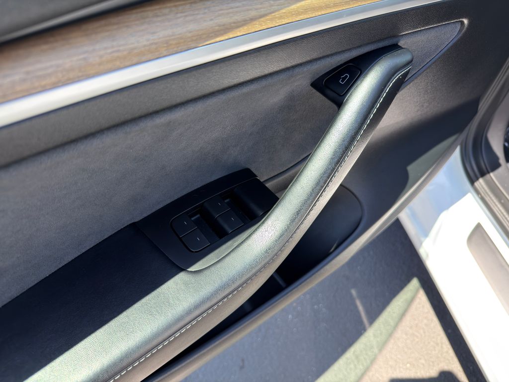 Thumbnail: 2022 Tesla Model 3 - 13