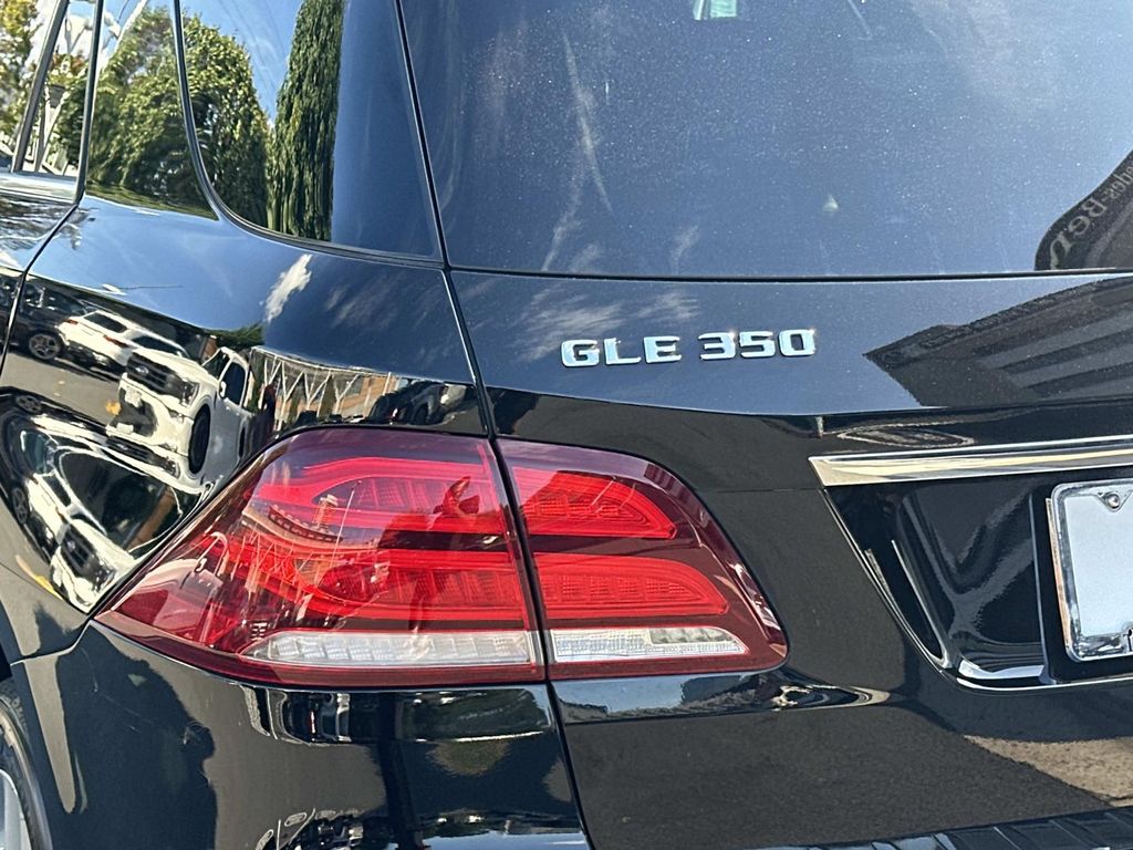 Thumbnail: 2017 Mercedes-Benz GLE - 10