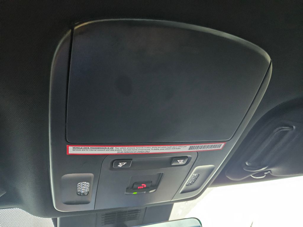 2025 Toyota Camry SE 29