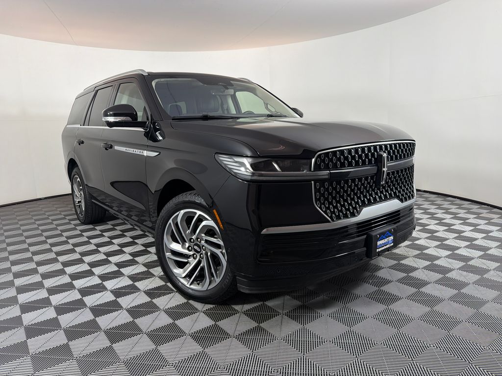 Infinite Black Metallic Clearcoat 2025 Lincoln Navigator SUV / Crossover Four-Wheel Drive Automatic