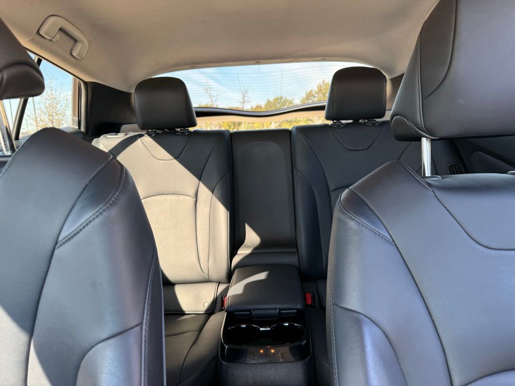 Thumbnail: 2018 Toyota Prius Prime - 19