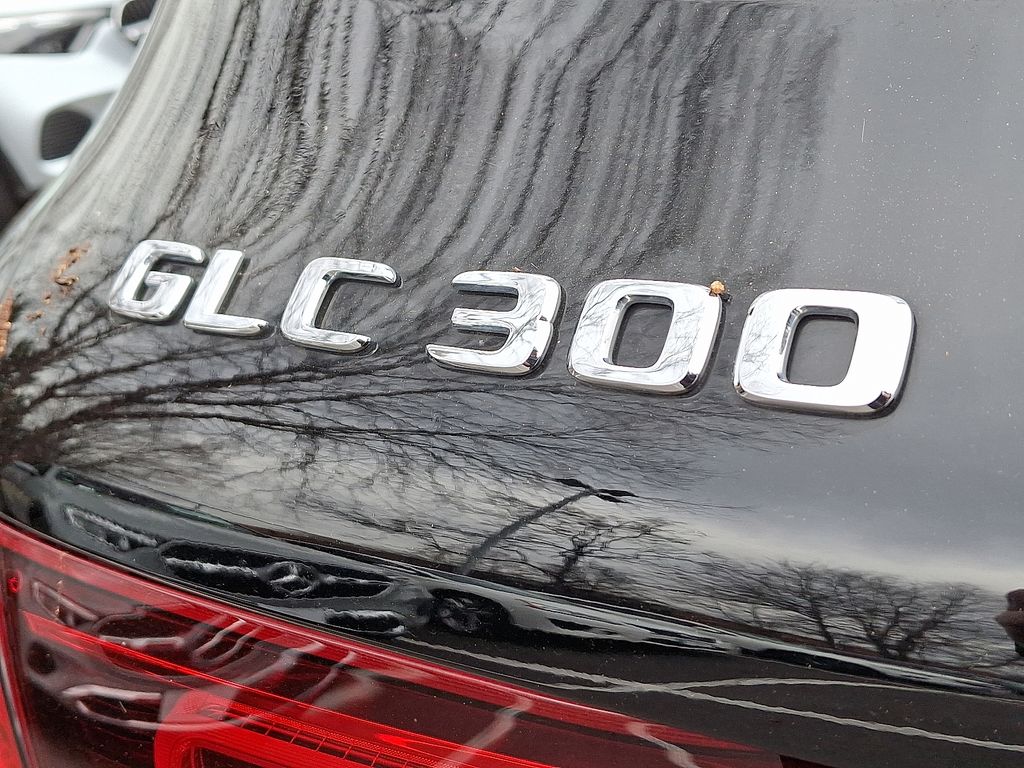 Thumbnail: 2022 Mercedes-Benz GLC - 31