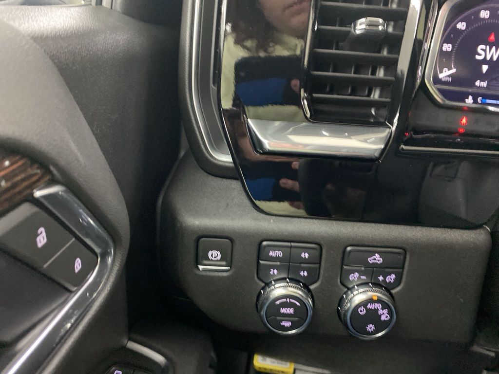 2025 GMC Sierra 1500 SLE photo