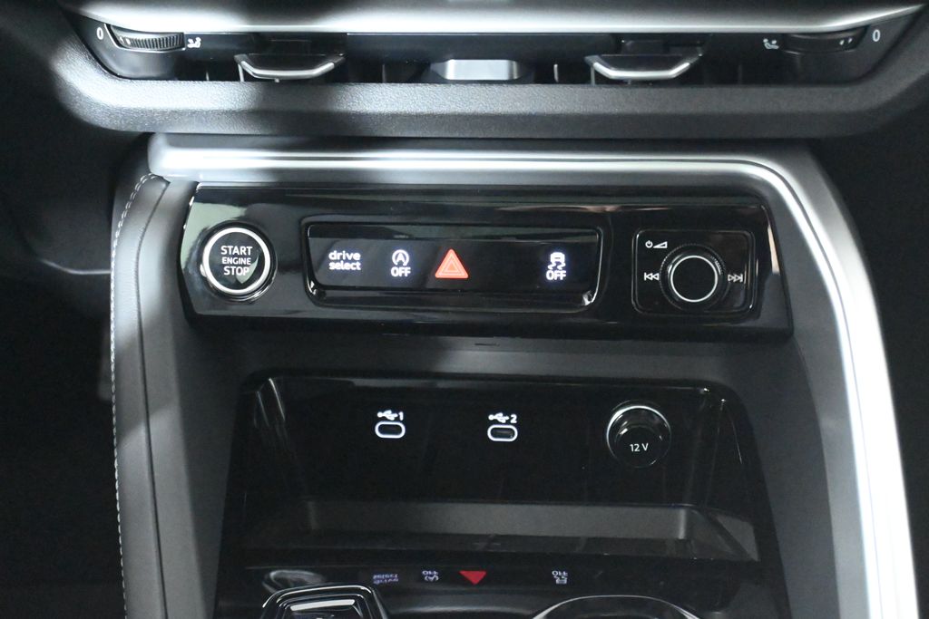 Thumbnail: 2025 Audi Q5 - 17