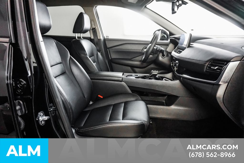Used 2026 Black Nissan SL image 19