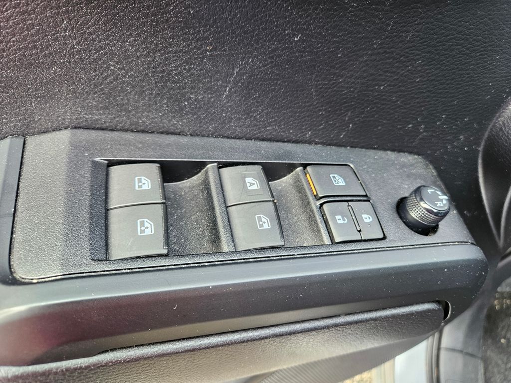 2021 Toyota Tacoma SR 15