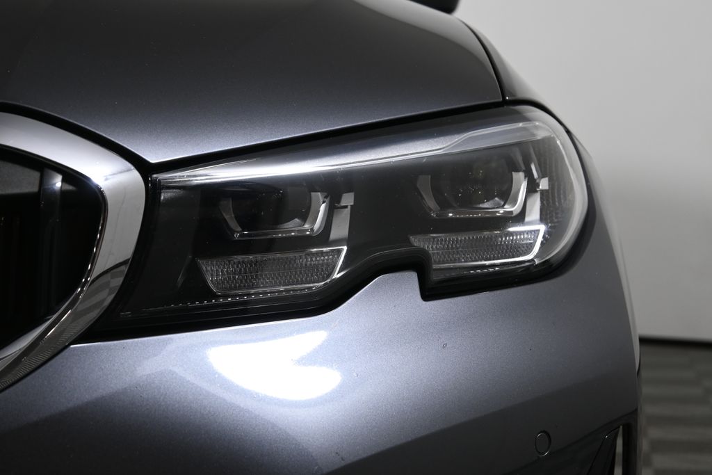 Thumbnail: 2019 BMW 3 Series - 11