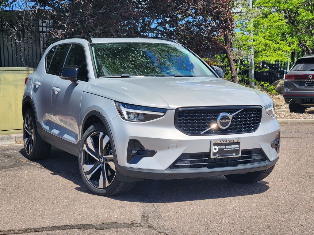 2023 Volvo XC40 Ultimate