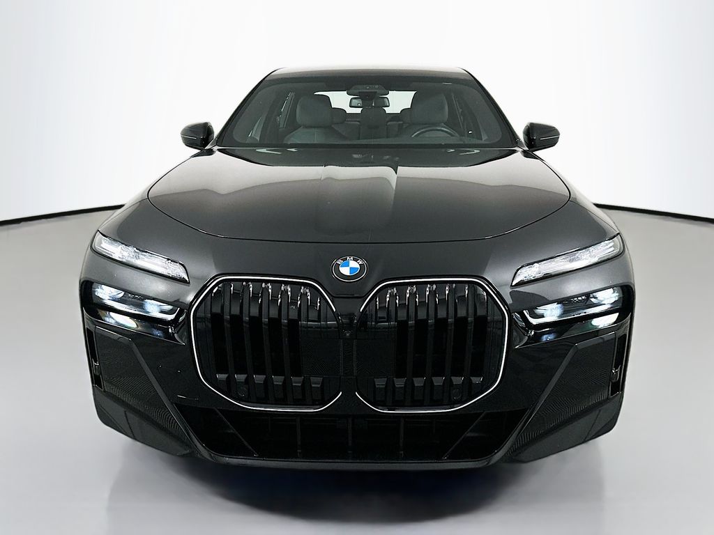 Thumbnail: 2025 BMW 7 Series - 2