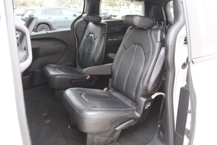 Used Car 2018 Chrysler Pacifica  Touring L Plus For Sale Under $15,000 In Georgetown, Texas