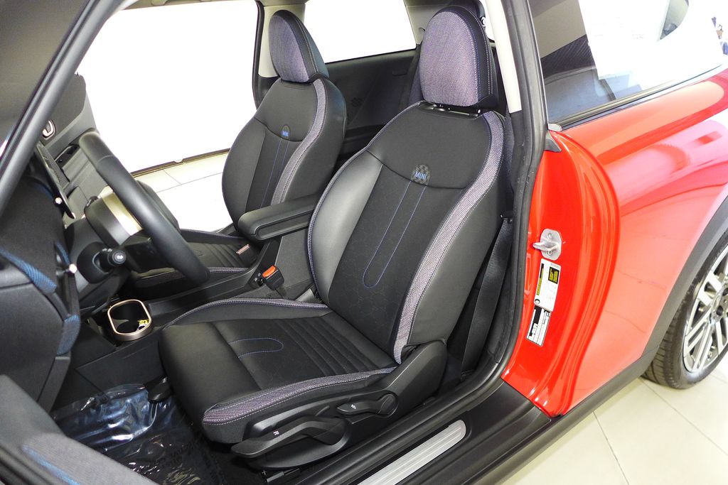 Thumbnail: 2025 MINI Cooper - 23