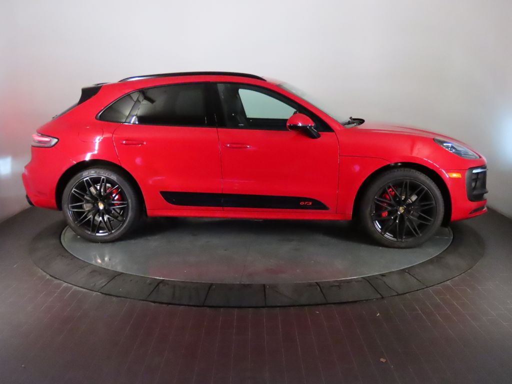 Thumbnail: 2022 Porsche Macan - 8