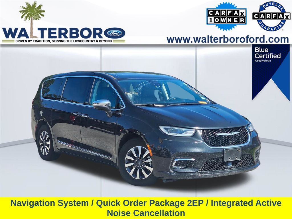 2023 Chrysler Pacifica Hybrid Limited FWD