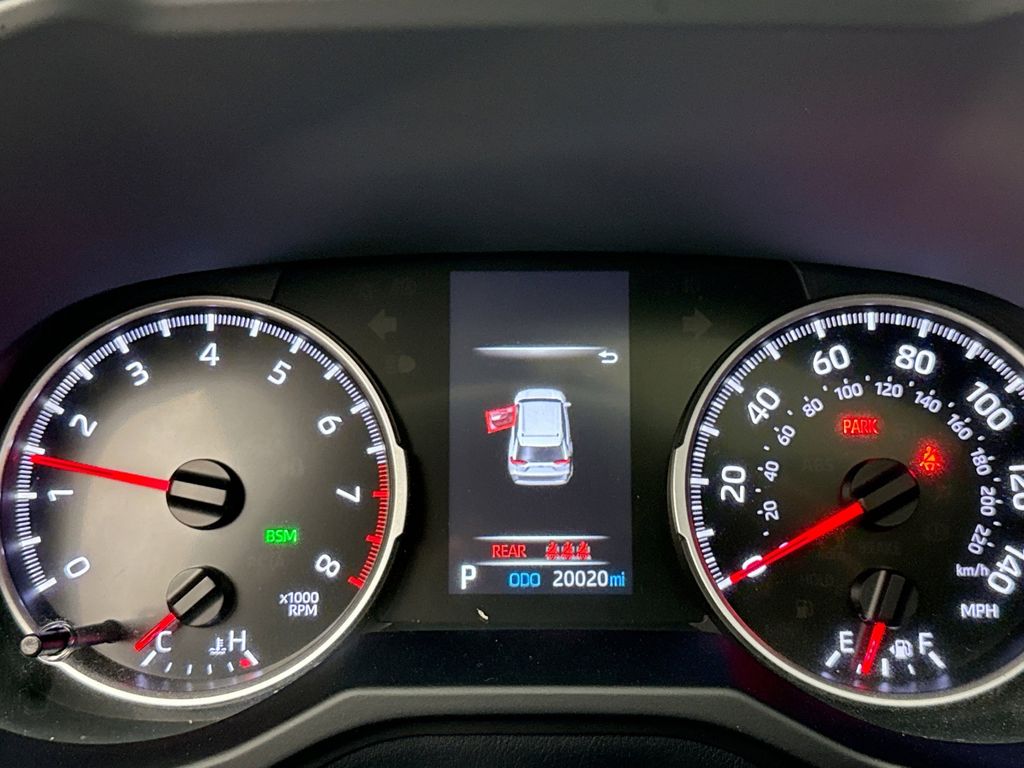 Thumbnail: 2022 Toyota RAV4 - 13