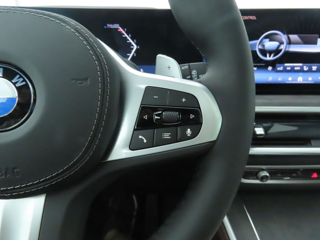 Thumbnail: 2026 BMW X5 - 12