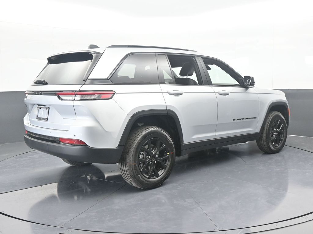 New 2025 Silver Zynith Jeep Altitude X image 6