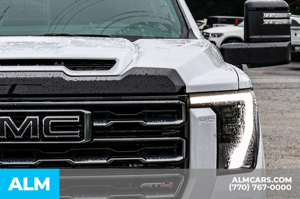 Used 2025 White GMC AT4 image 15