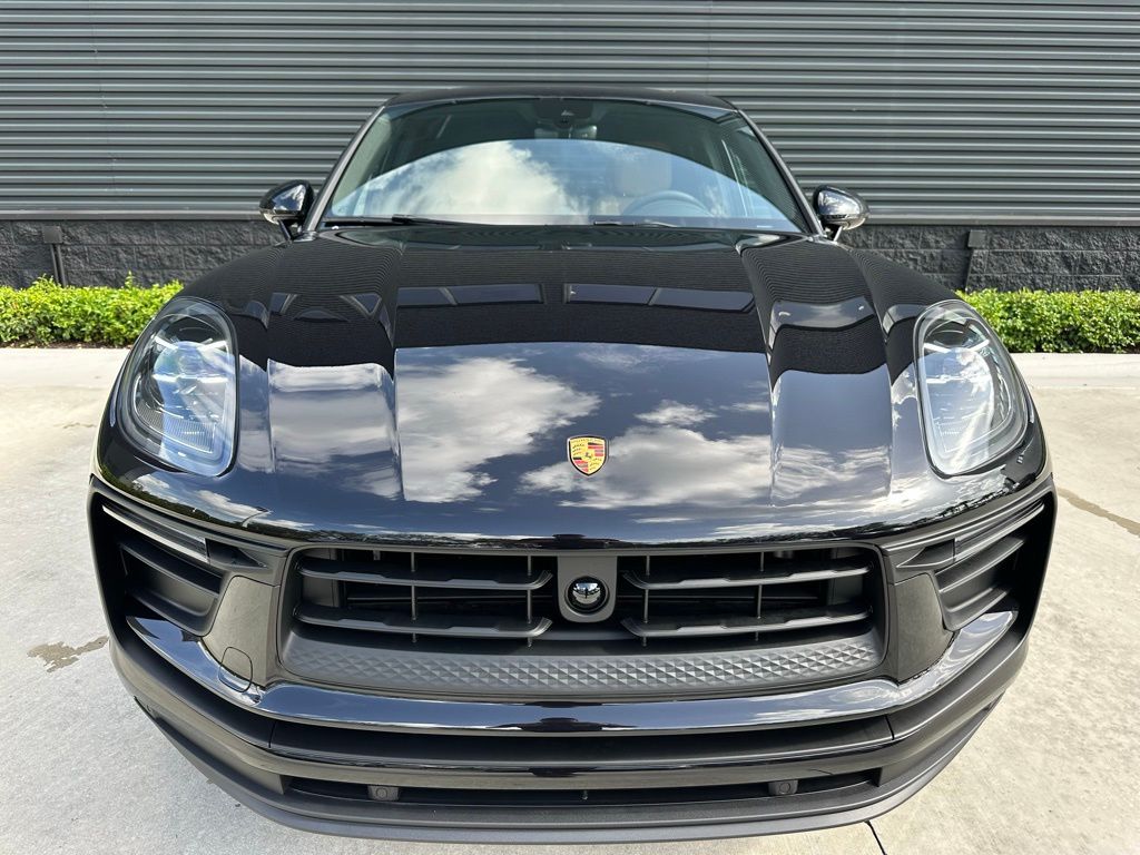 Thumbnail: 2025 Porsche Macan - 7