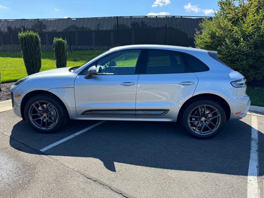 2024 Porsche Macan T 29