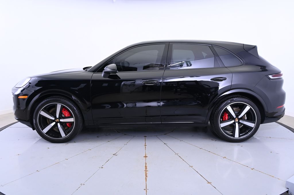 2024 Porsche Cayenne S 2