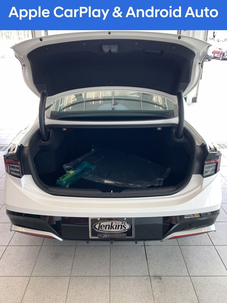 New 2026 White Hyundai SEL Sport image 9