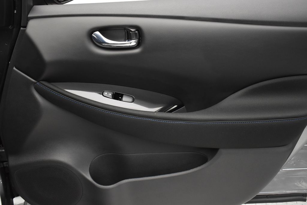 Thumbnail: 2024 Nissan Leaf - 25