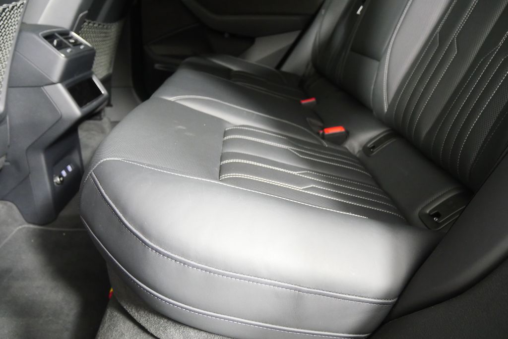 Thumbnail: 2019 Audi e-tron - 15