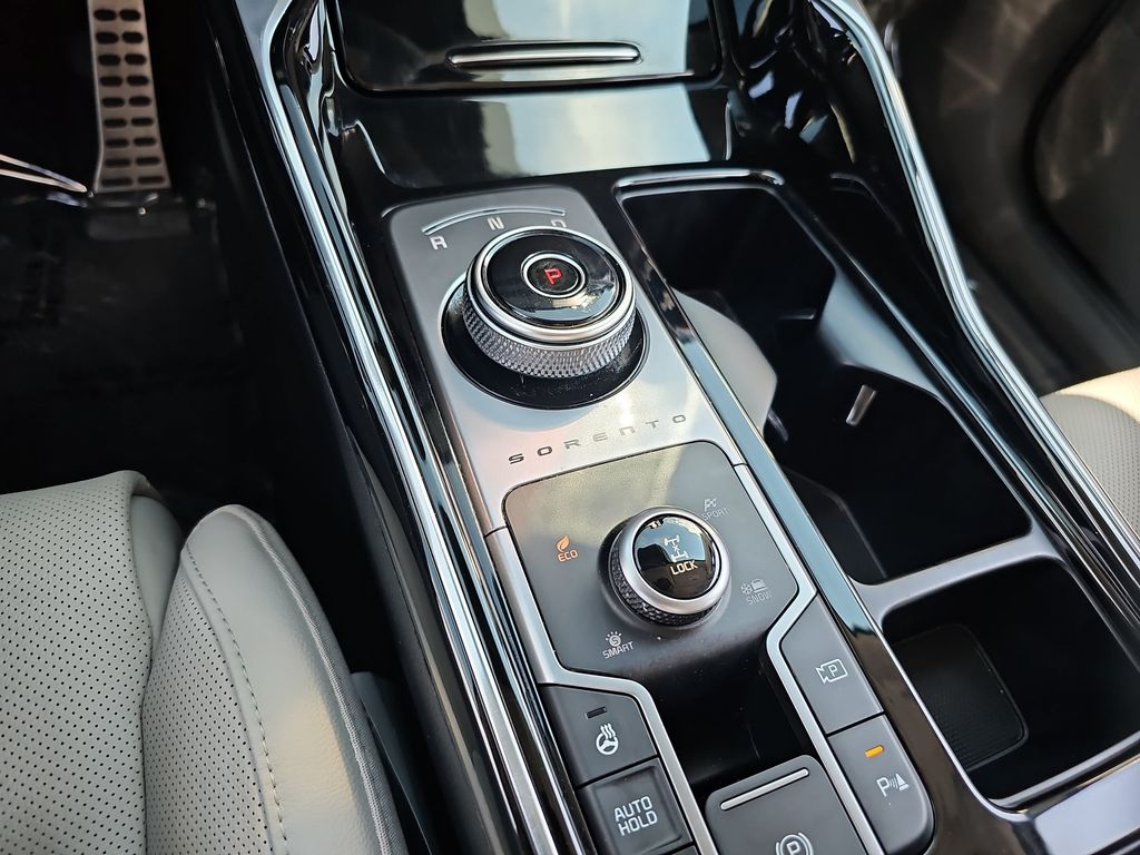 Used 2023 Kia Sorento Hybrid SUV